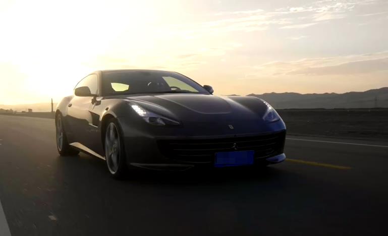 法拉利攜馬東敦煌亮劍Ferrari 70年GTC4 LUSSO