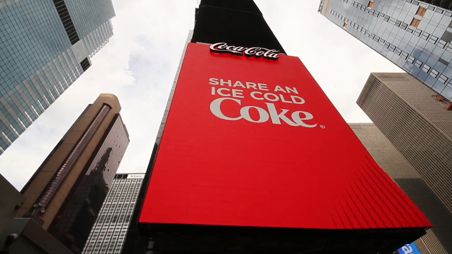 Coca cola可口可樂 《First 3D robotic billboard in Times Square》